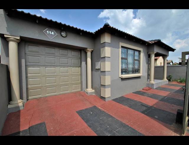 3 BEDROOM HOUSE FOR SALE IN DAWN PARK